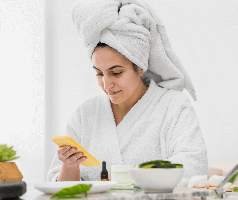medium-shot-woman-with-smartphone
