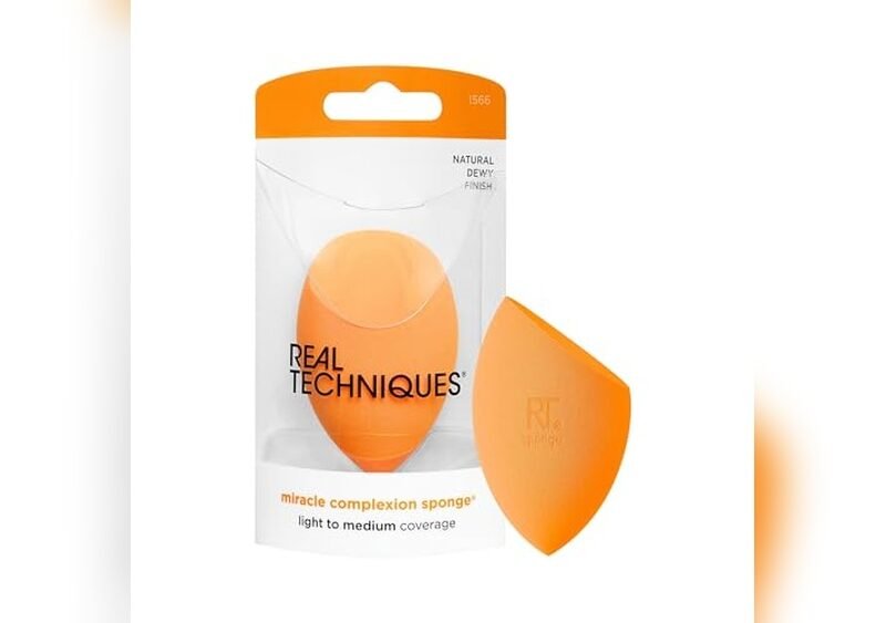 Skin-Texture Minimizing Makeup Techniques