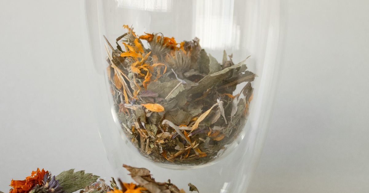 Inflammation-Calming Botanical Skin