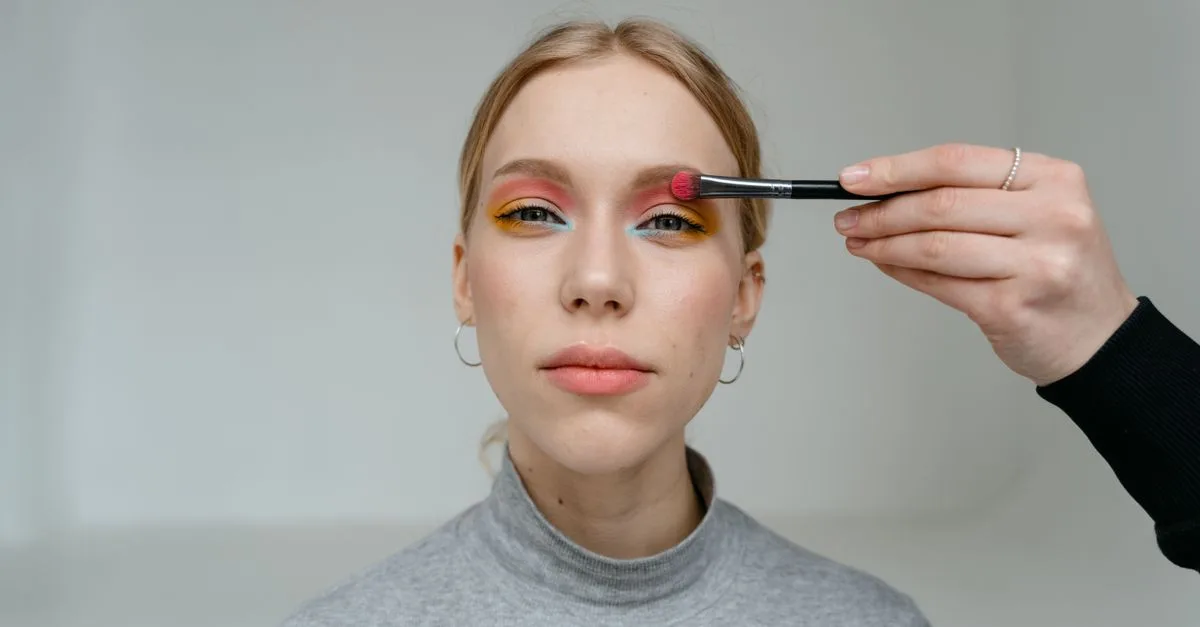 Apply Makeup Beginners