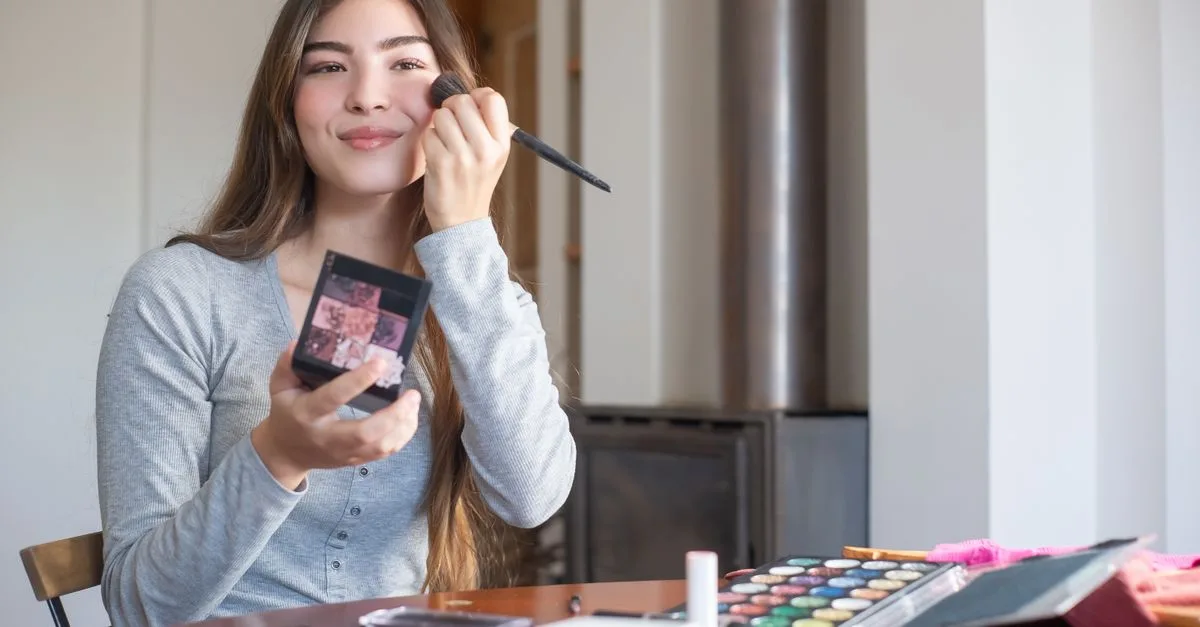 Apply Makeup Beginners