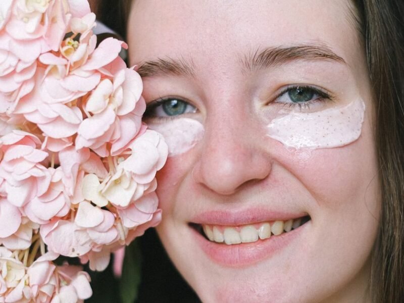 Treating dark circles under the eyes