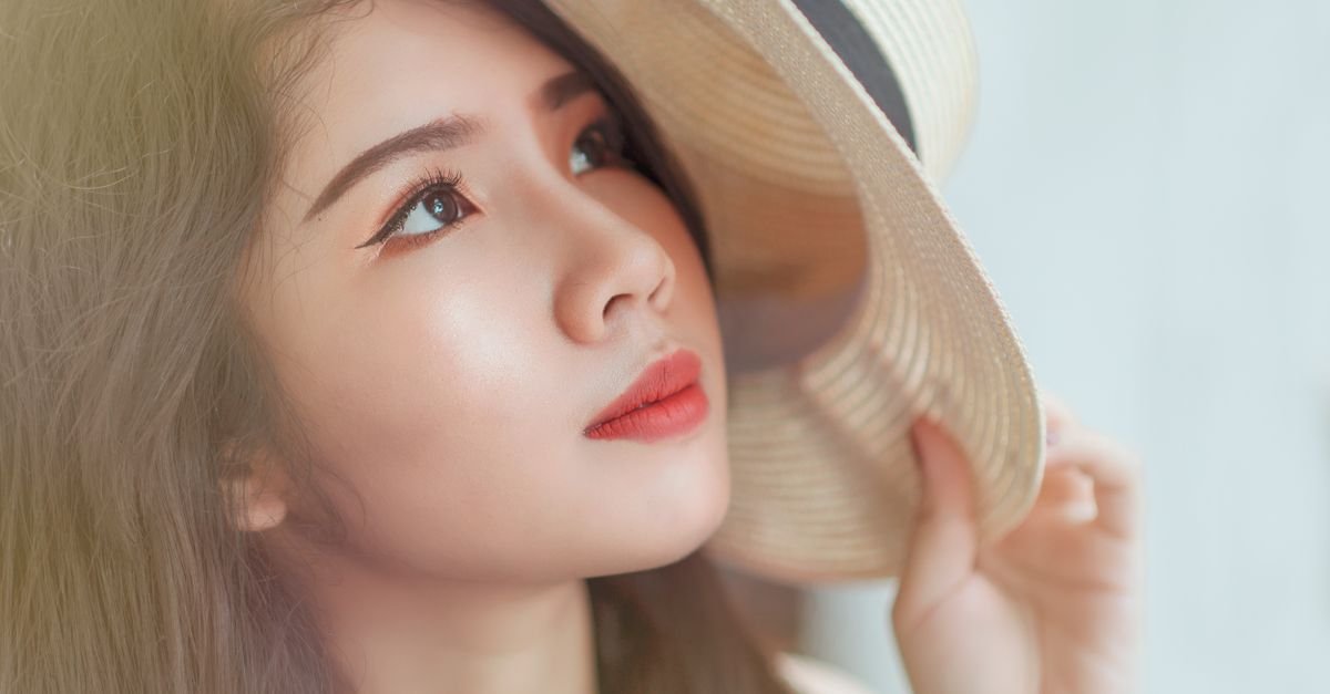 Concealing dark circles for bright, even eyes