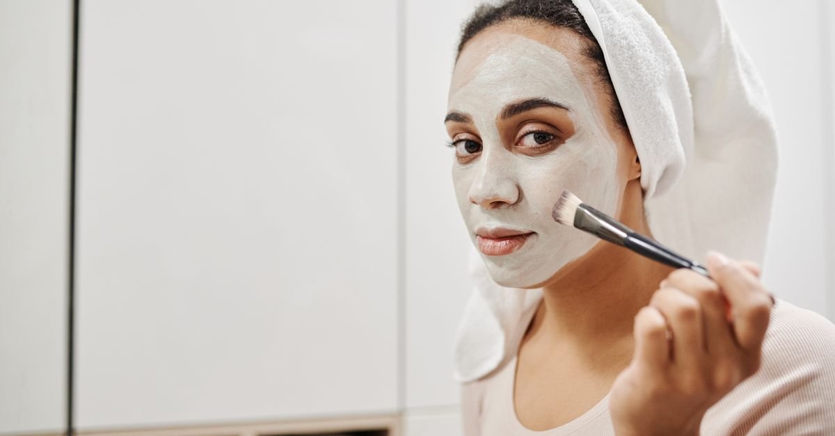 A clay mask helps absorb excess oil